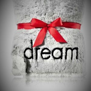 COPY - Bath Body Works SWEET DREAMER Faux Fur Blanket NEW